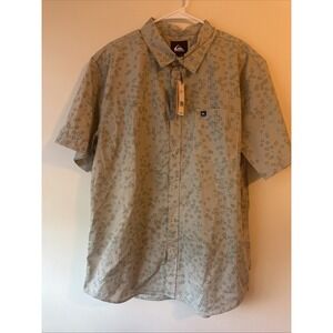 Quicksilver Button Up Shirt Men's XL Short Sleeve Floral Pattern NWT